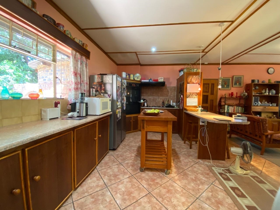 4 Bedroom Property for Sale in Kannoniers Park North West